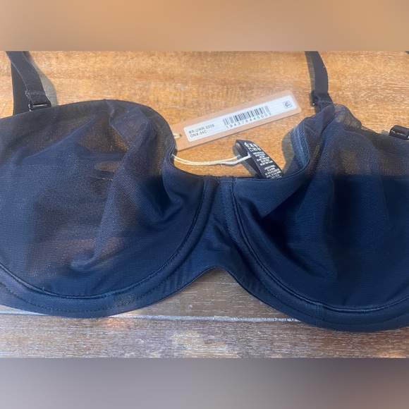 ❤️ SKIMS ultra fine mesh bra in Onyx 34C - Picture 4 of 5